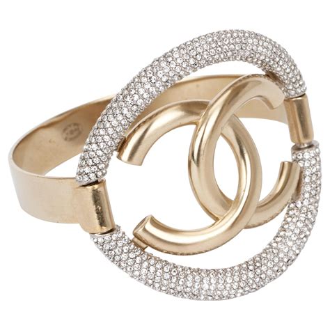 gioielli logo chanel|Chanel cc bracelet.